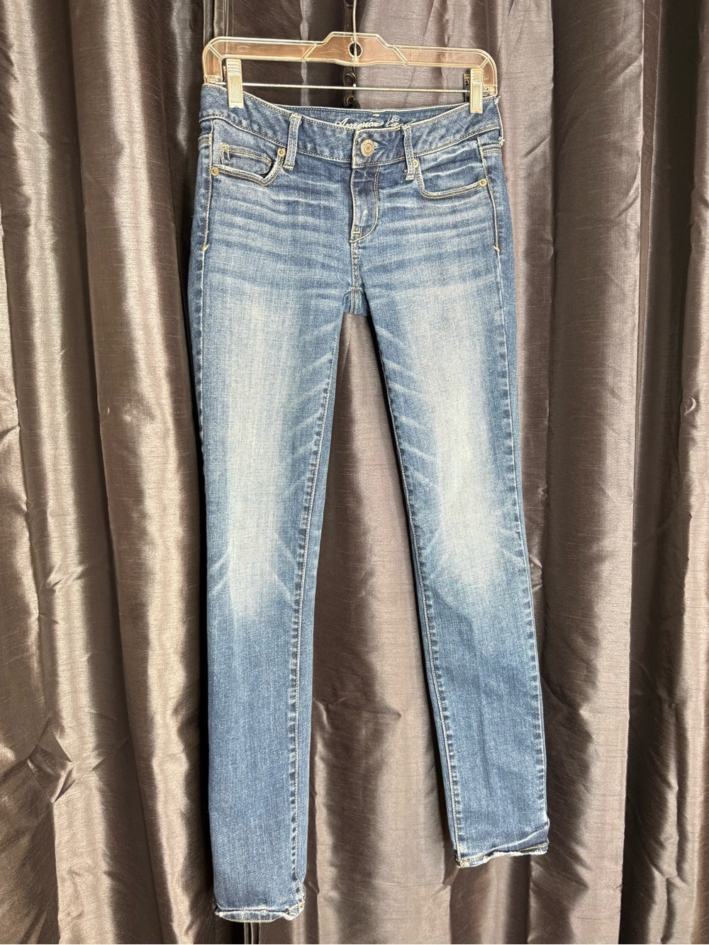 American Eagle Outfitters | Light Wash Skinny Jeans